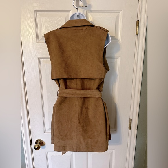EXPRESS suede like vest, size M - Picture 2 of 6